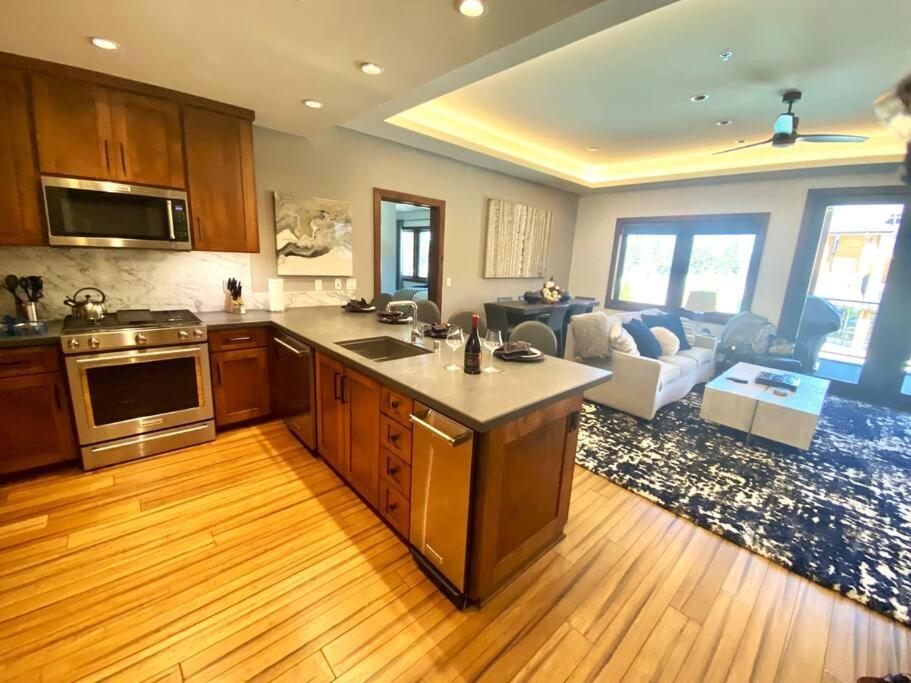 Ski In/Out - Zalanta - Great Location- 2 Hot Tubs - Heated Pool 南太浩湖 外观 照片